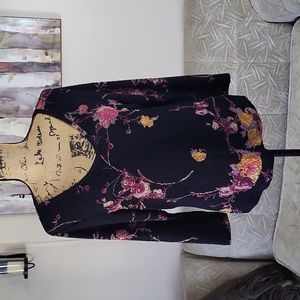 Peter Nygård Jaquard 3/4 Sleeve Metallic Floral Leopard Print V Neck Top